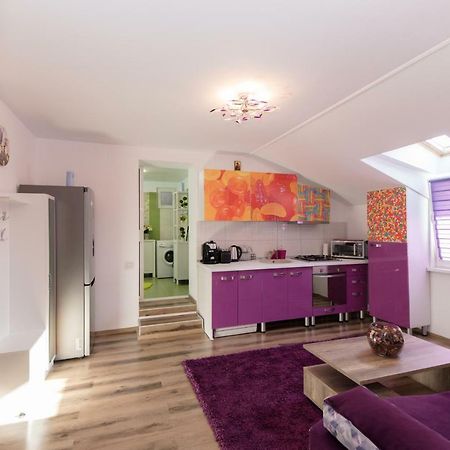 Queen Holiday Apartment Bukarest Exterior foto