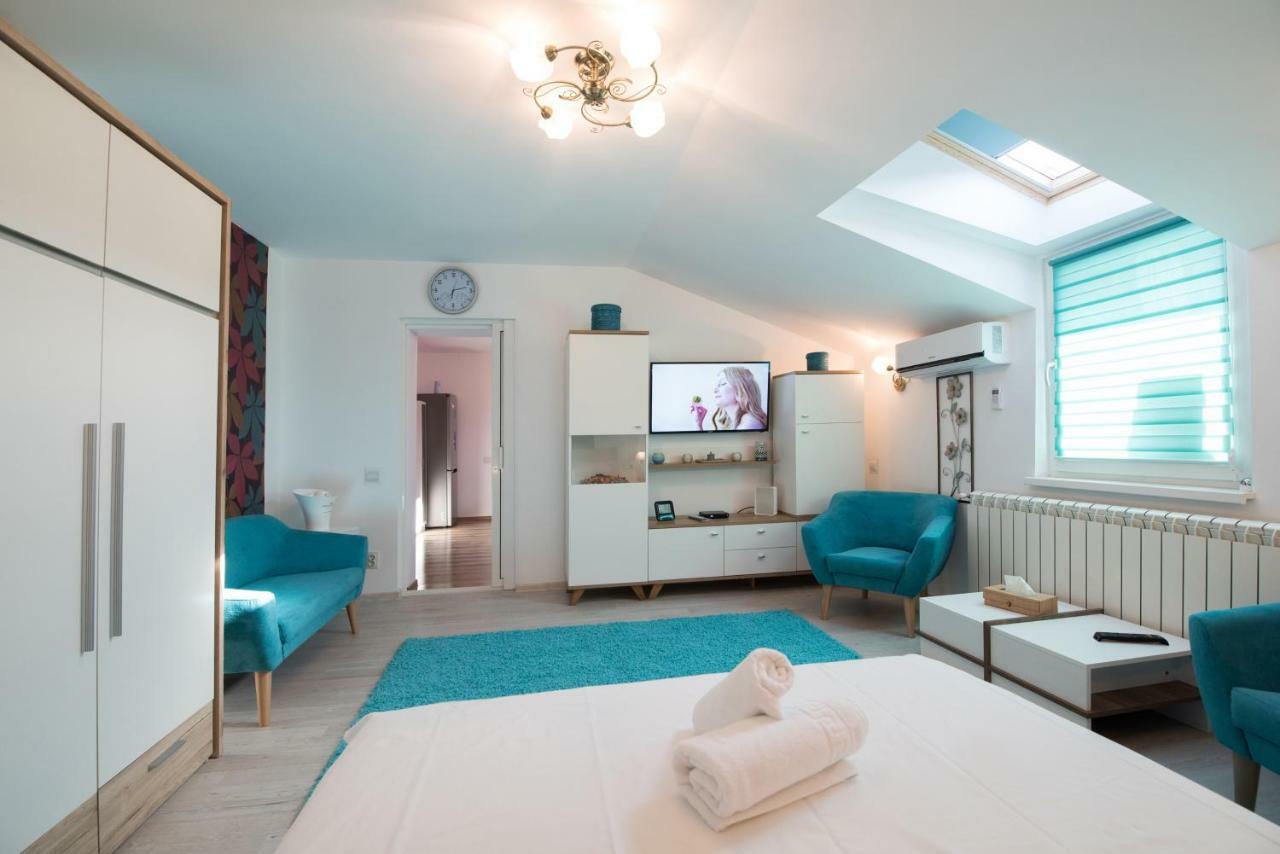 Queen Holiday Apartment Bukarest Exterior foto