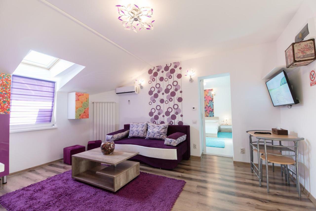Queen Holiday Apartment Bukarest Exterior foto