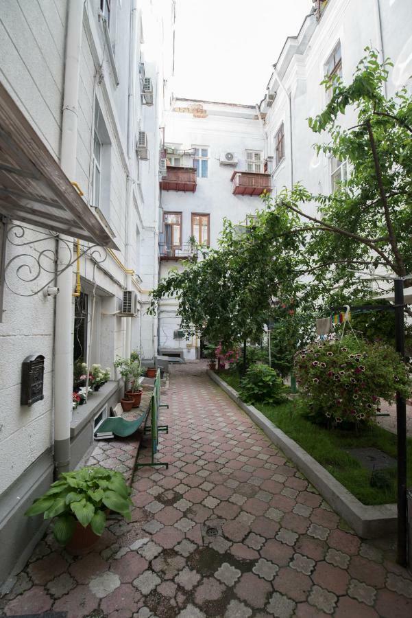 Queen Holiday Apartment Bukarest Exterior foto