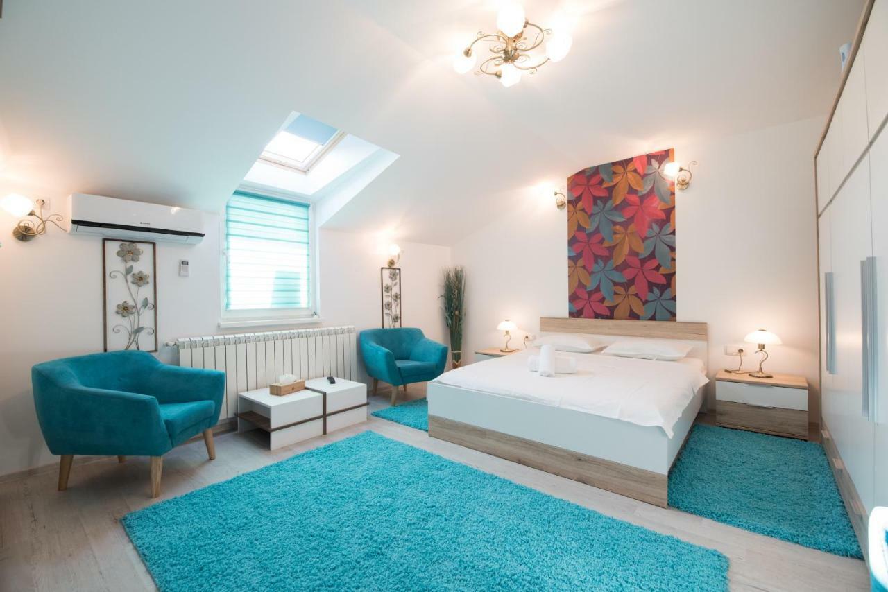 Queen Holiday Apartment Bukarest Exterior foto