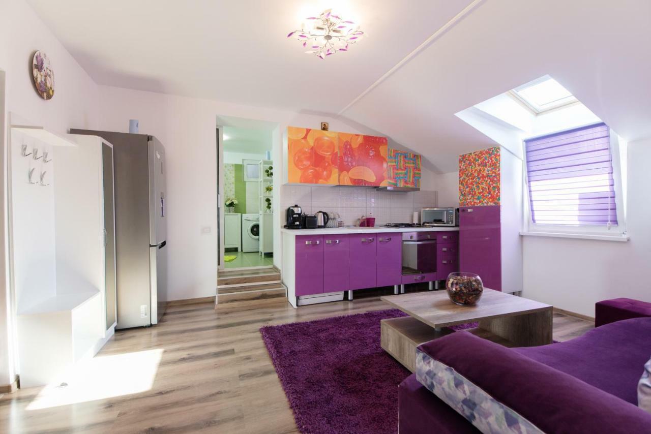 Queen Holiday Apartment Bukarest Exterior foto